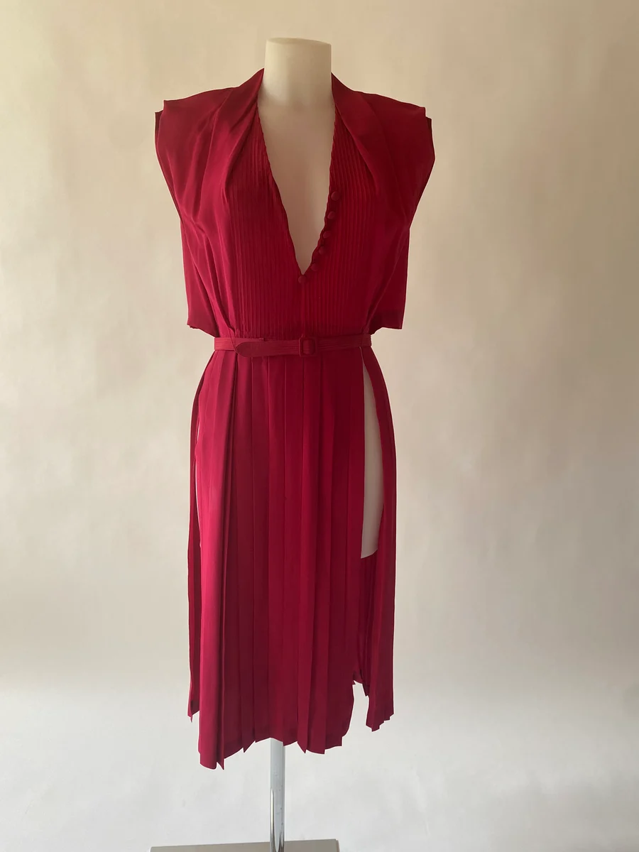 MARC JACOBS - ROBE PLISSÉ BORDEAUX